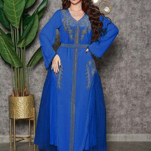 Robe caftan perlée de diamants