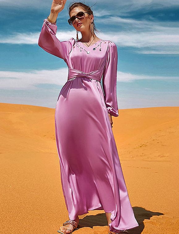 Robe abaya rose à manches longues avec col en V et strass – Image 3