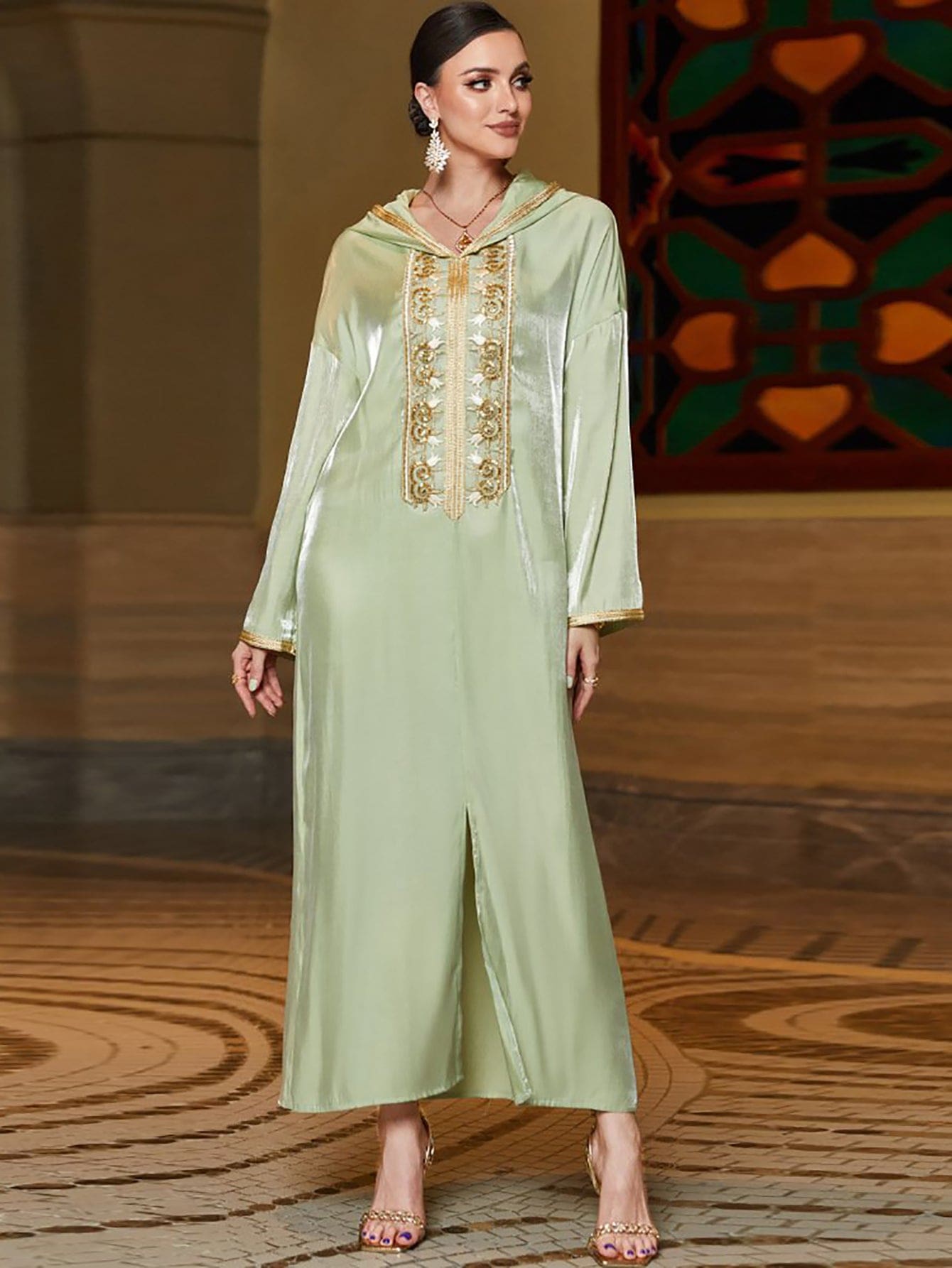 Caftan Robe à capuche brodée – Image 7