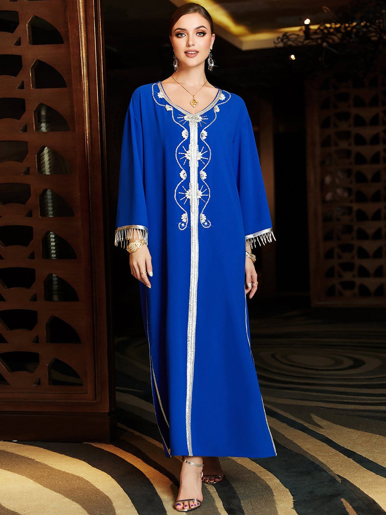 Caftan Robe à col V avec franges – Image 5