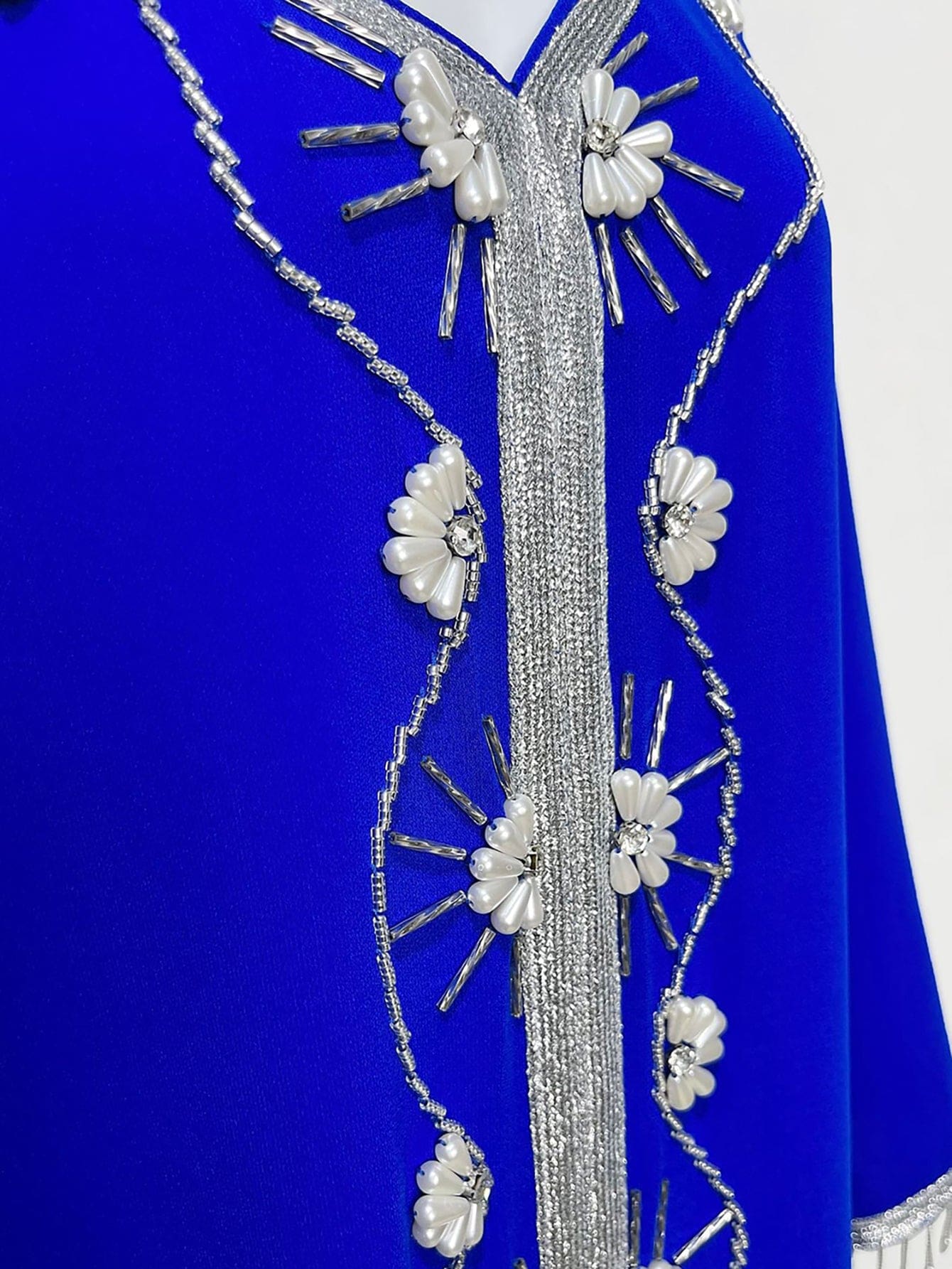 Caftan Robe à col V avec franges – Image 7