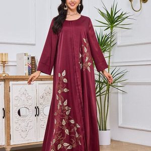 Robe à grands ourlets et strass