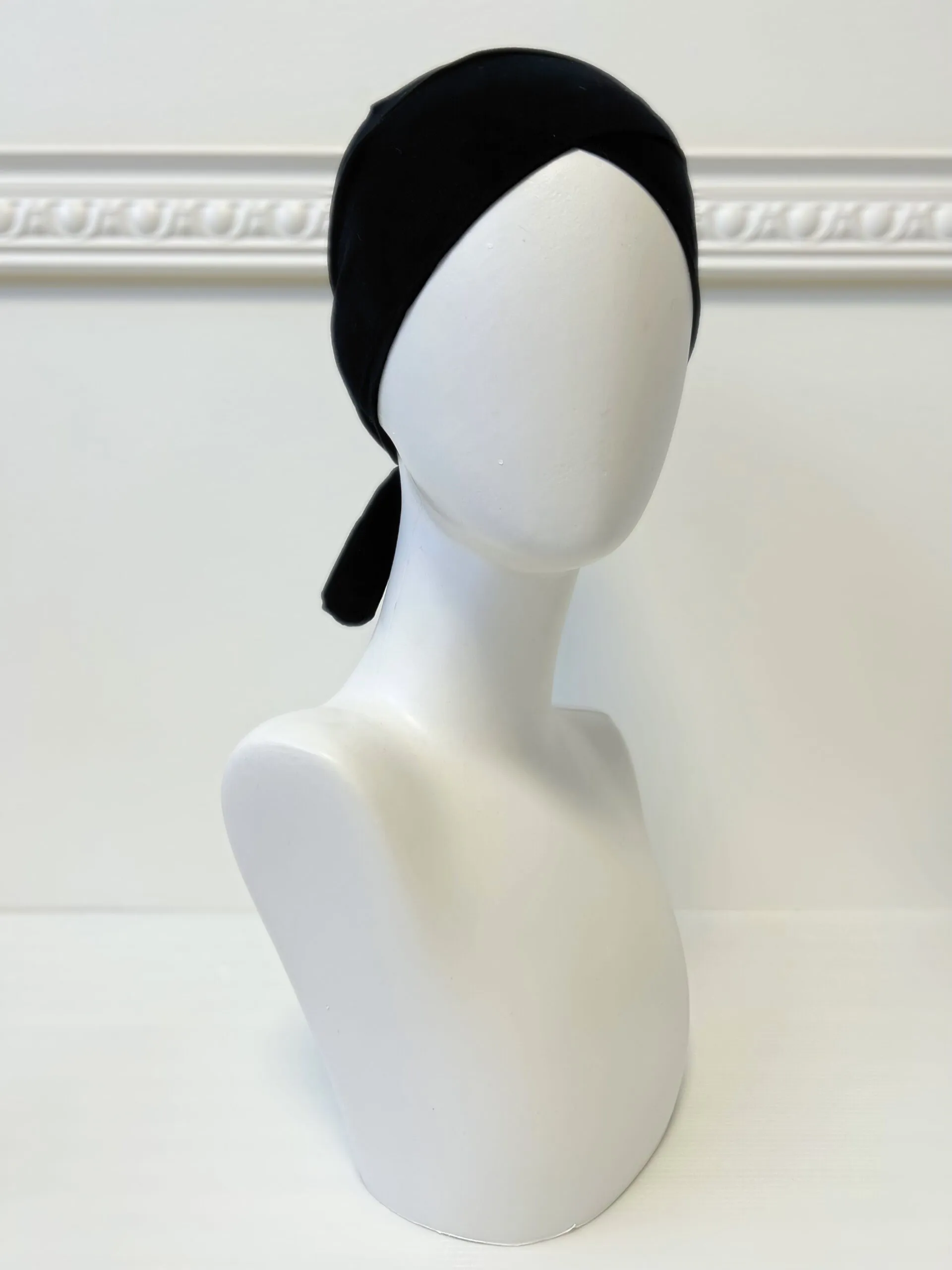 Bonnet croisé à nouer – Image 3