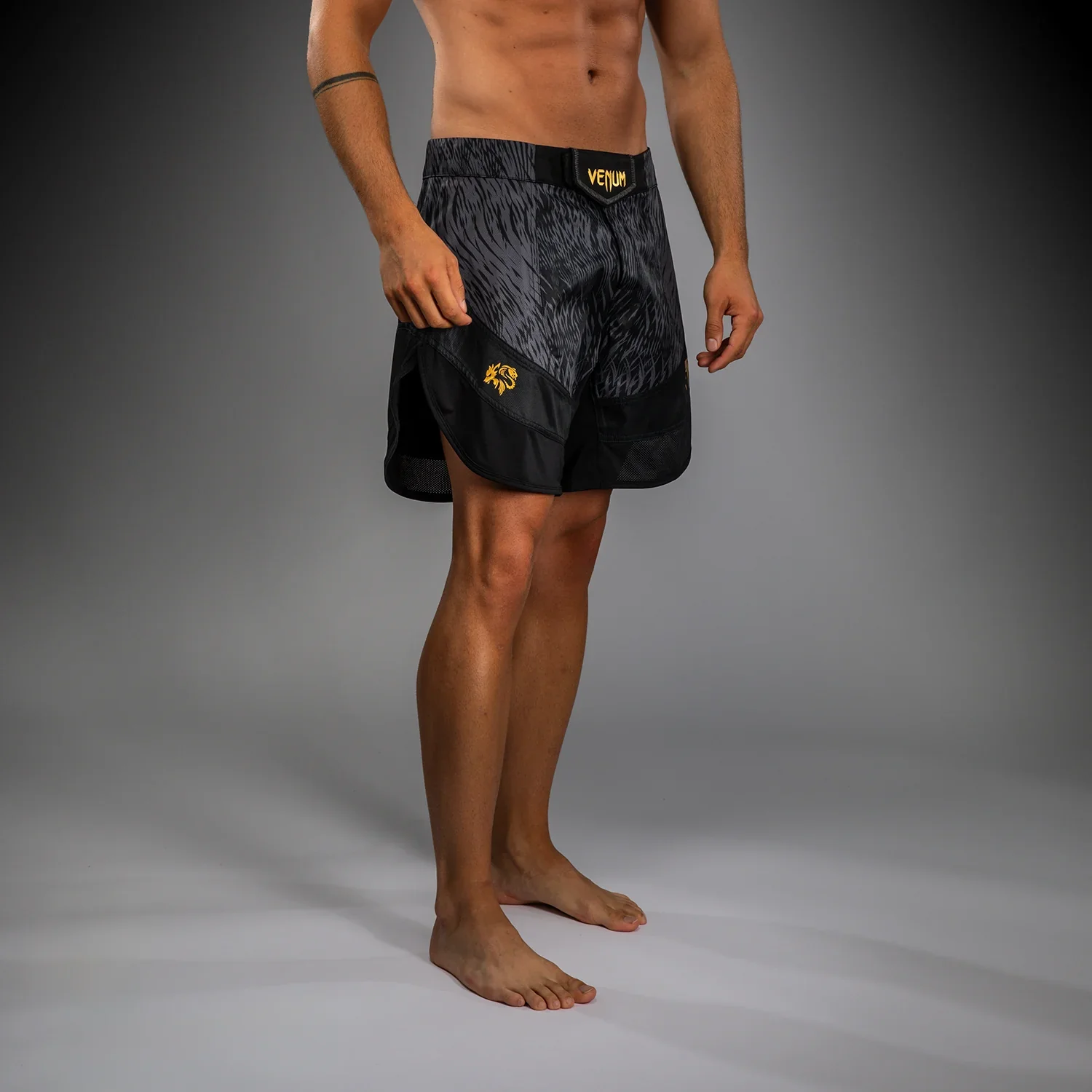 Fightshorts Wild Borz – Venum x Chimaev Noir/Gris – Image 4
