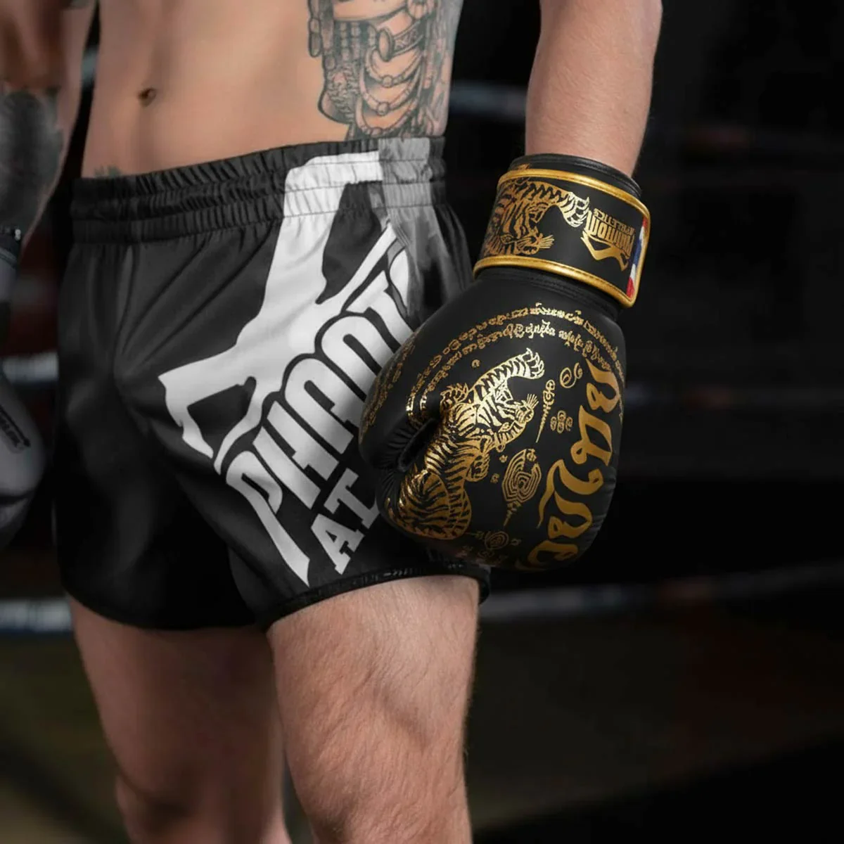 Gants de Boxe MUAY THAI - Phantom Athletics - Noir/Or – Image 5