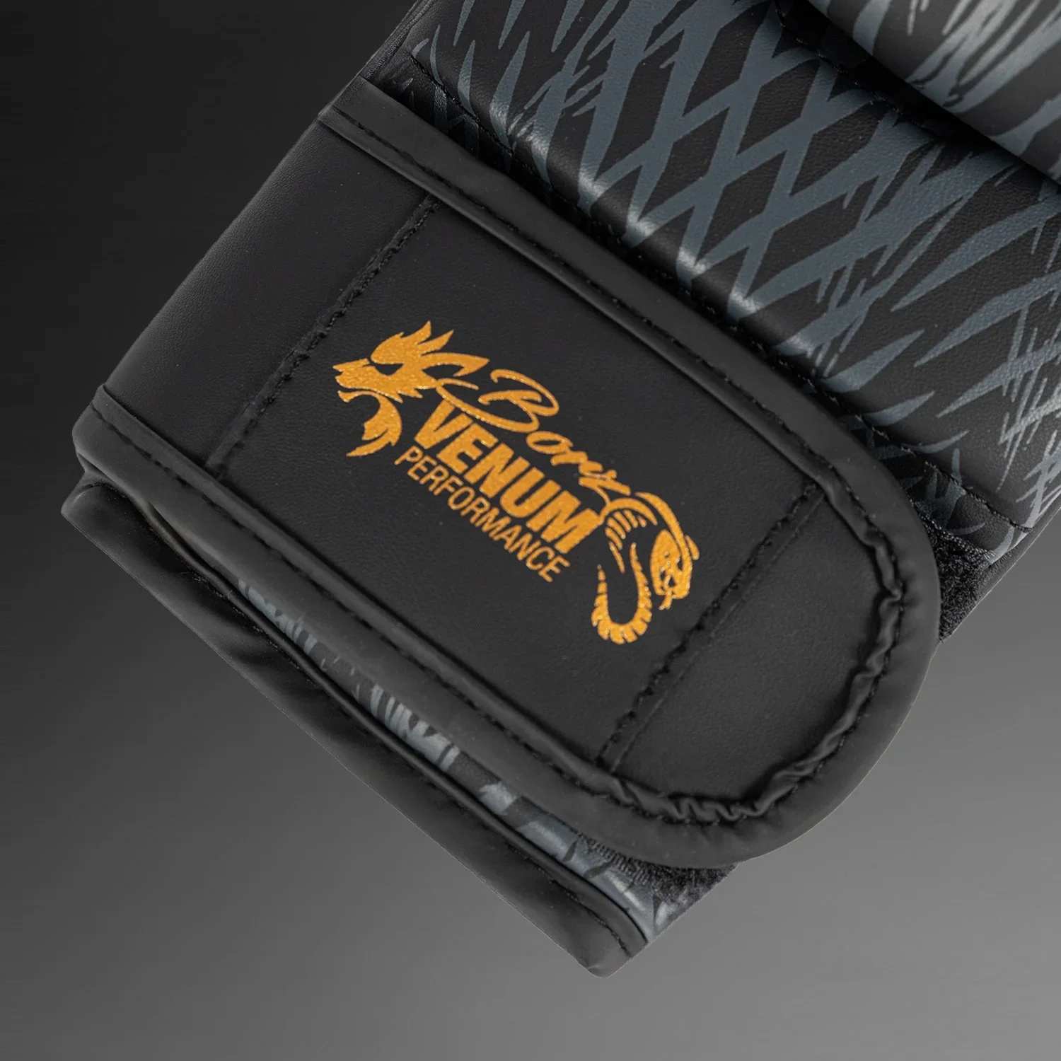 Gants de Sparring MMA Venum x Chimaev Wild Borz – Noir/Or – Image 6