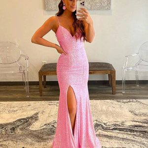 Robe de bal de fin d&rsquo;année en maille pailletée et sirène rose