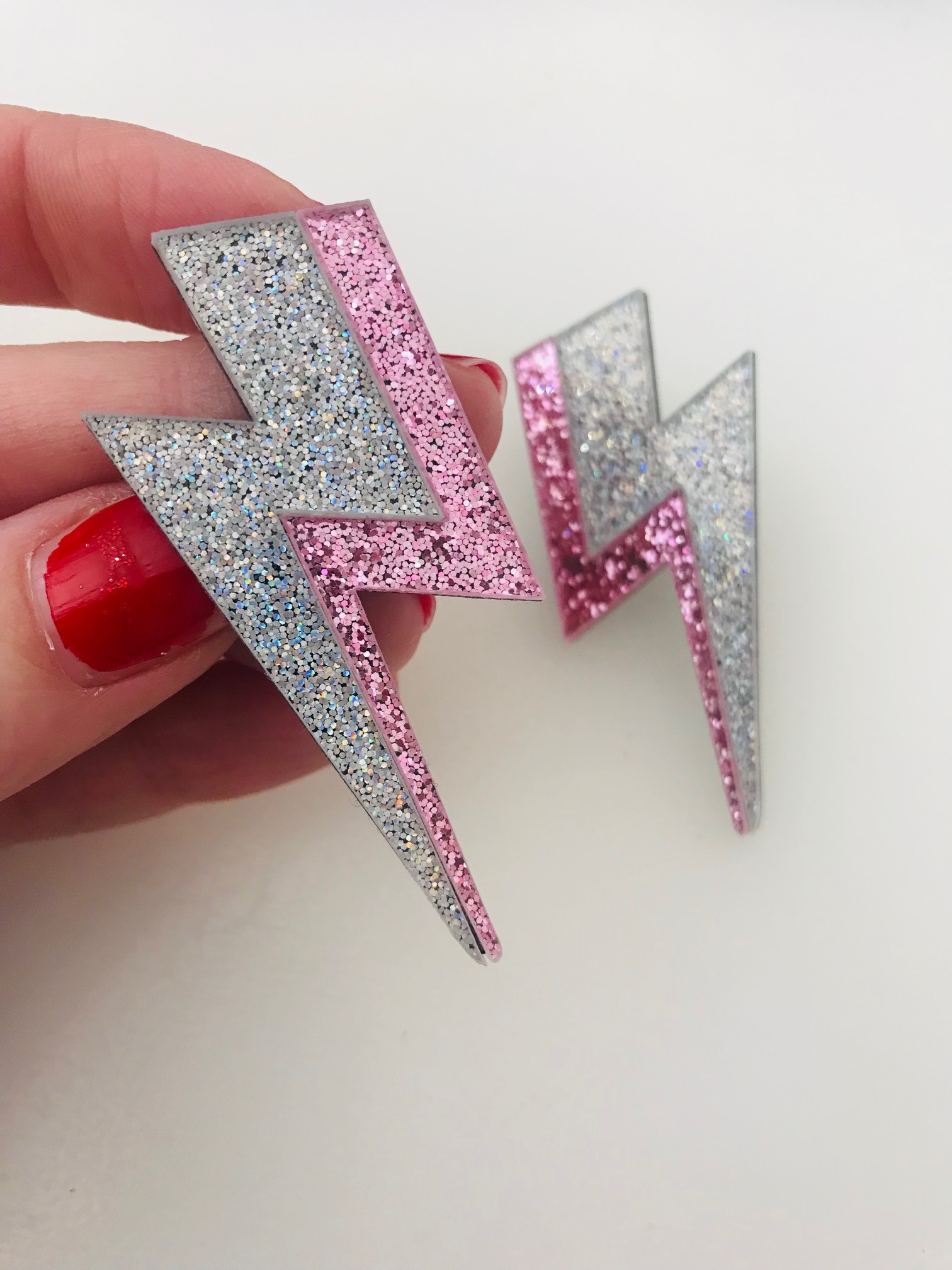 Boucles d’oreilles éclair rose argenté – Image 4