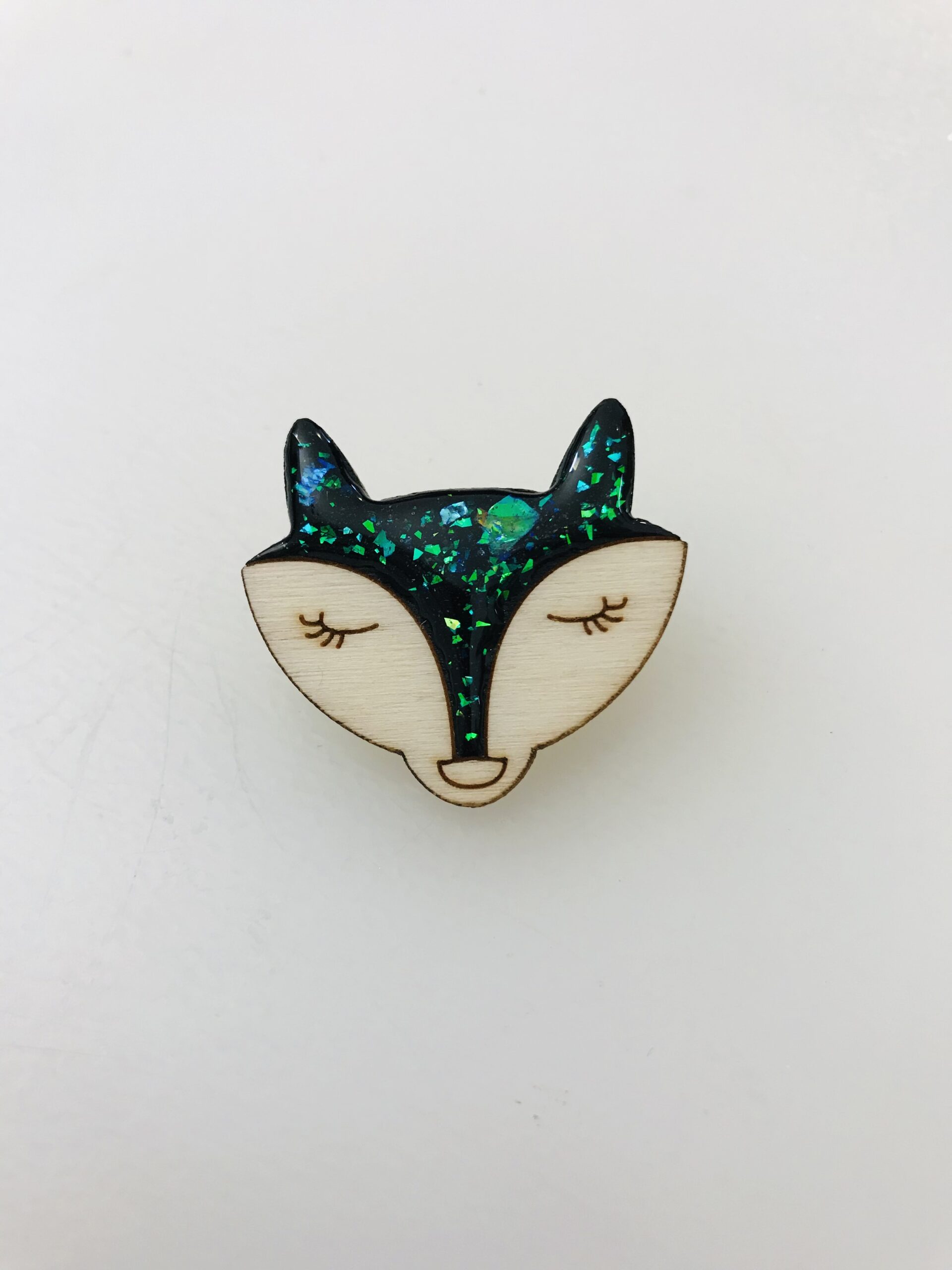Broche renard bois résine