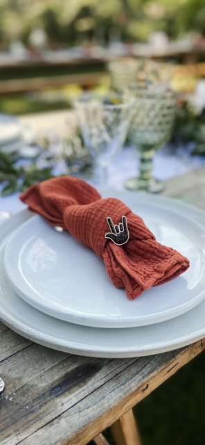 Broche I Love You noire – Image 3