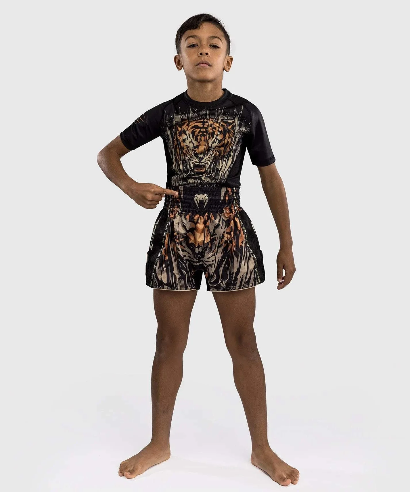 Short Muay Thai Venum enfant Tiger - Noir/Orange Néon