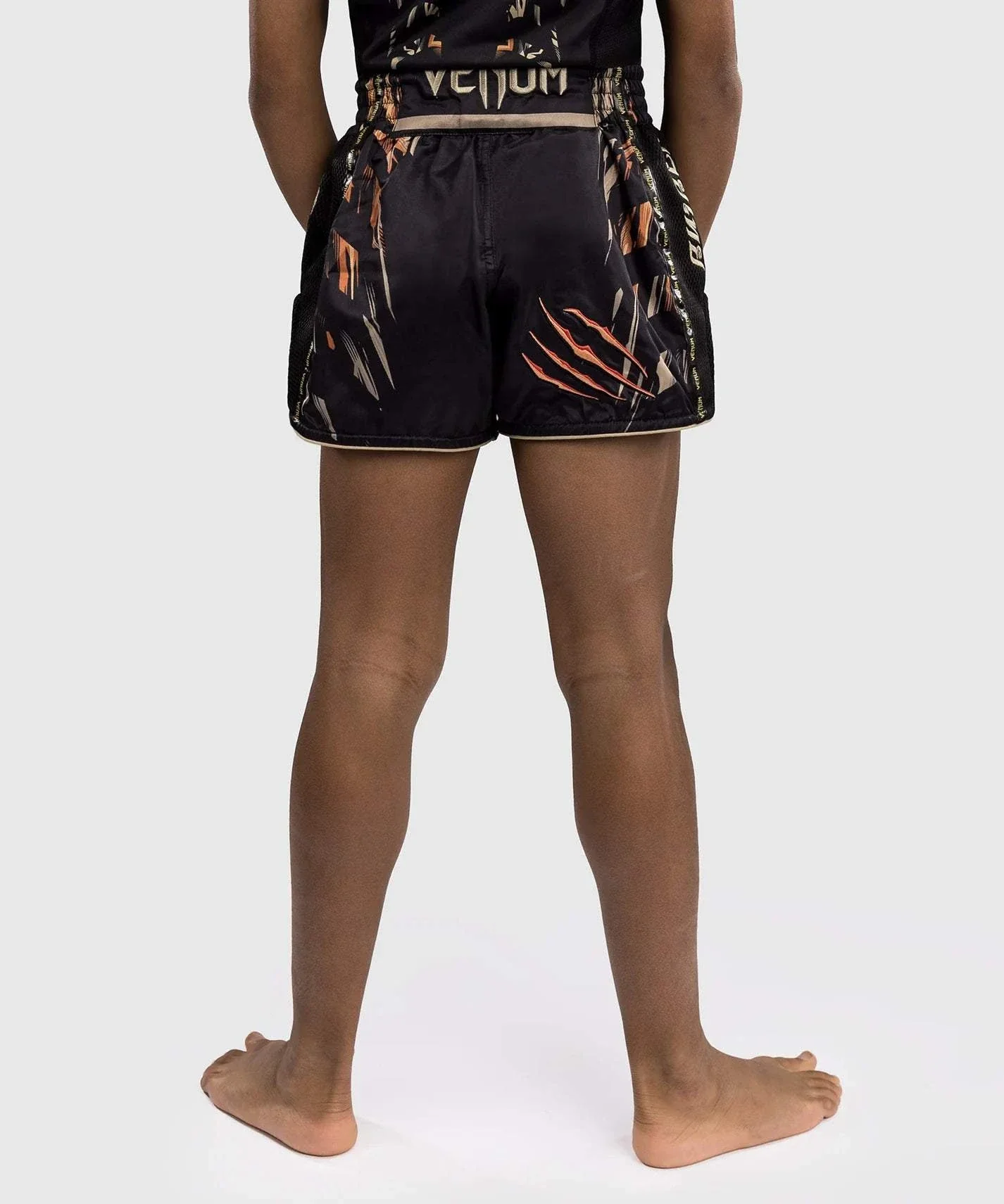 Short Muay Thai Venum enfant Tiger - Noir/Orange Néon – Image 5