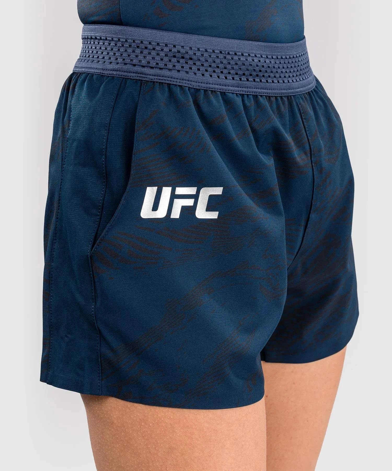Short Performance Femme UFC Fusion by Venum Fight Week - Bleu – Image 6