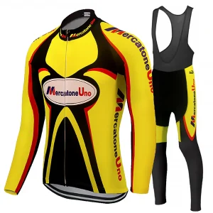 Tenue Hiver Vintage MERCATONE UNO Jaune Noir Rouge