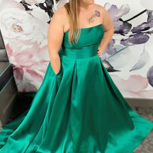Robe en satin plus size avec poches