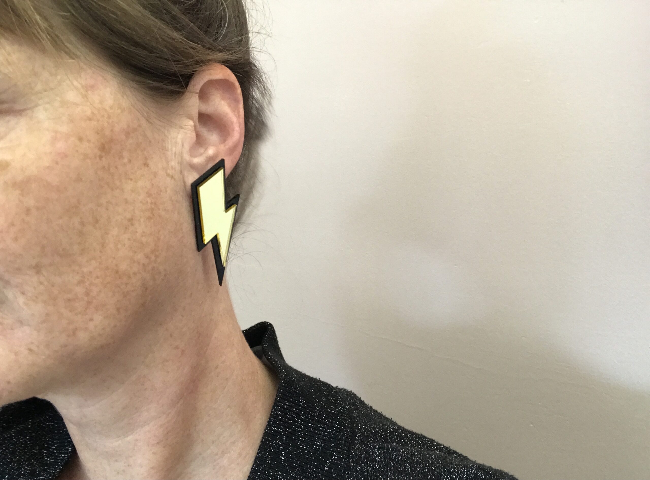 Boucles d’oreilles éclairs miroir or – Image 3