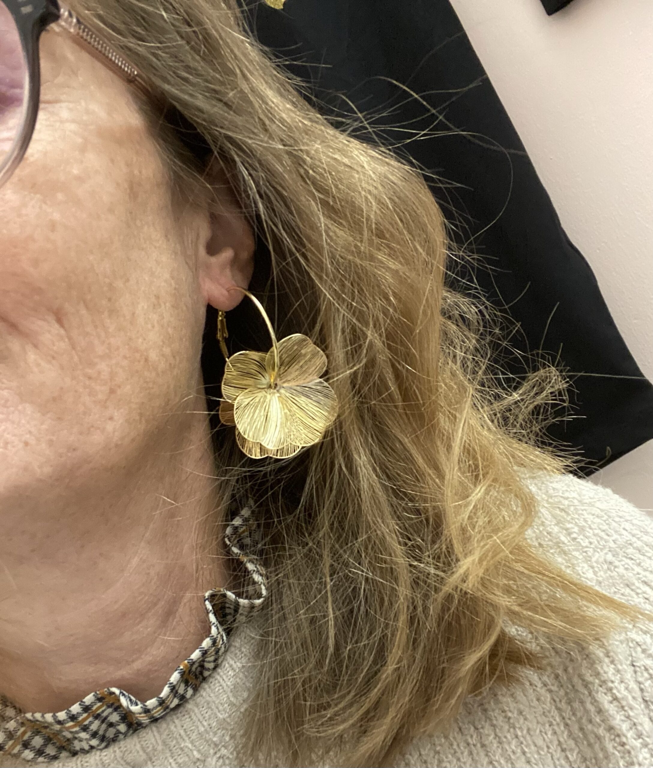 Boucles d’oreilles fleurs XL – Image 3