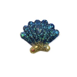 Broche coquillage bleue pailletée