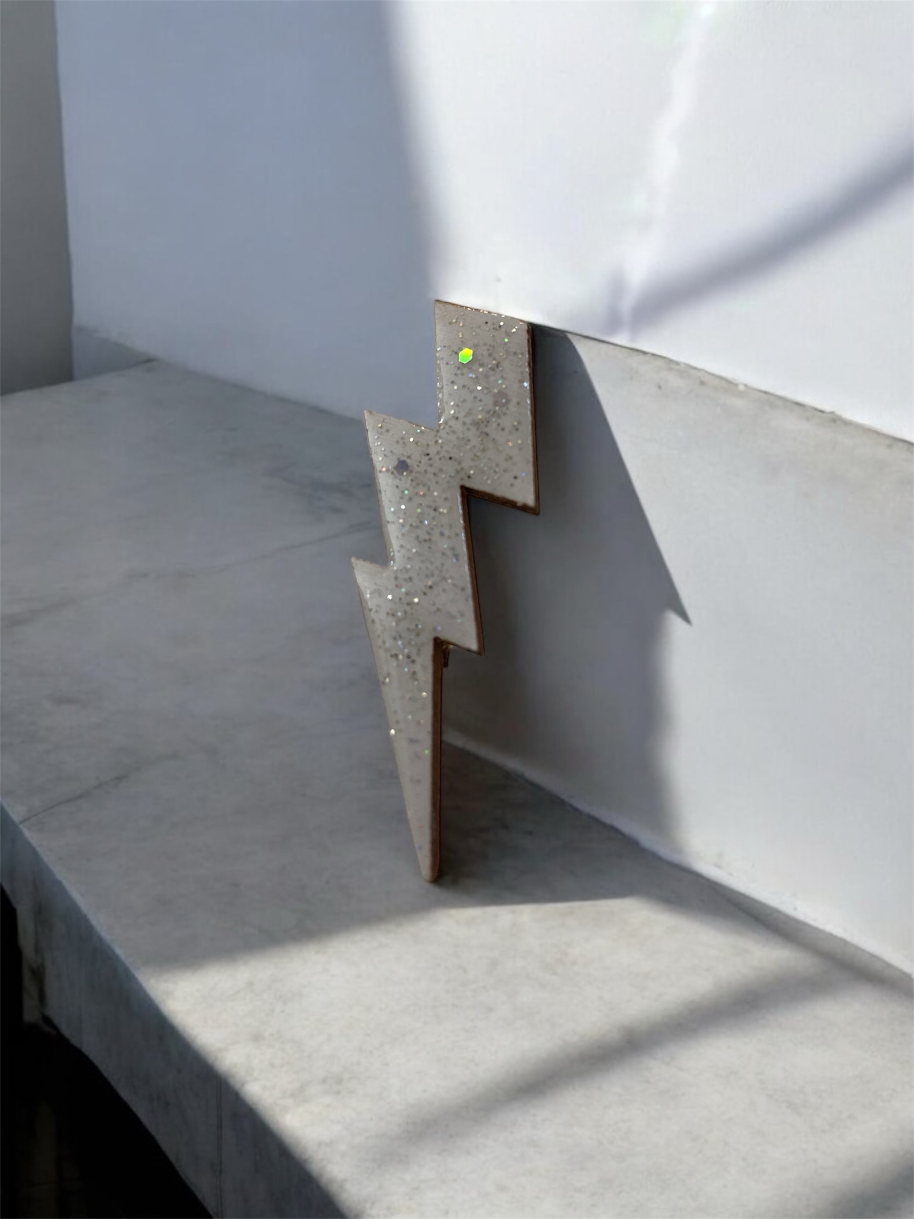 Broche éclair blanche pailletée – Image 2