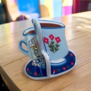 Pince à cheveux tasse de thé bleue