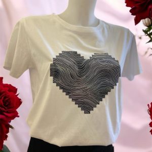 T-shirt cœur graphique